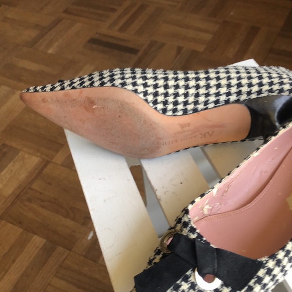 Black and white shoes by Anne Klein size 8 1/2 M outside good condition - Picture 4 of 7